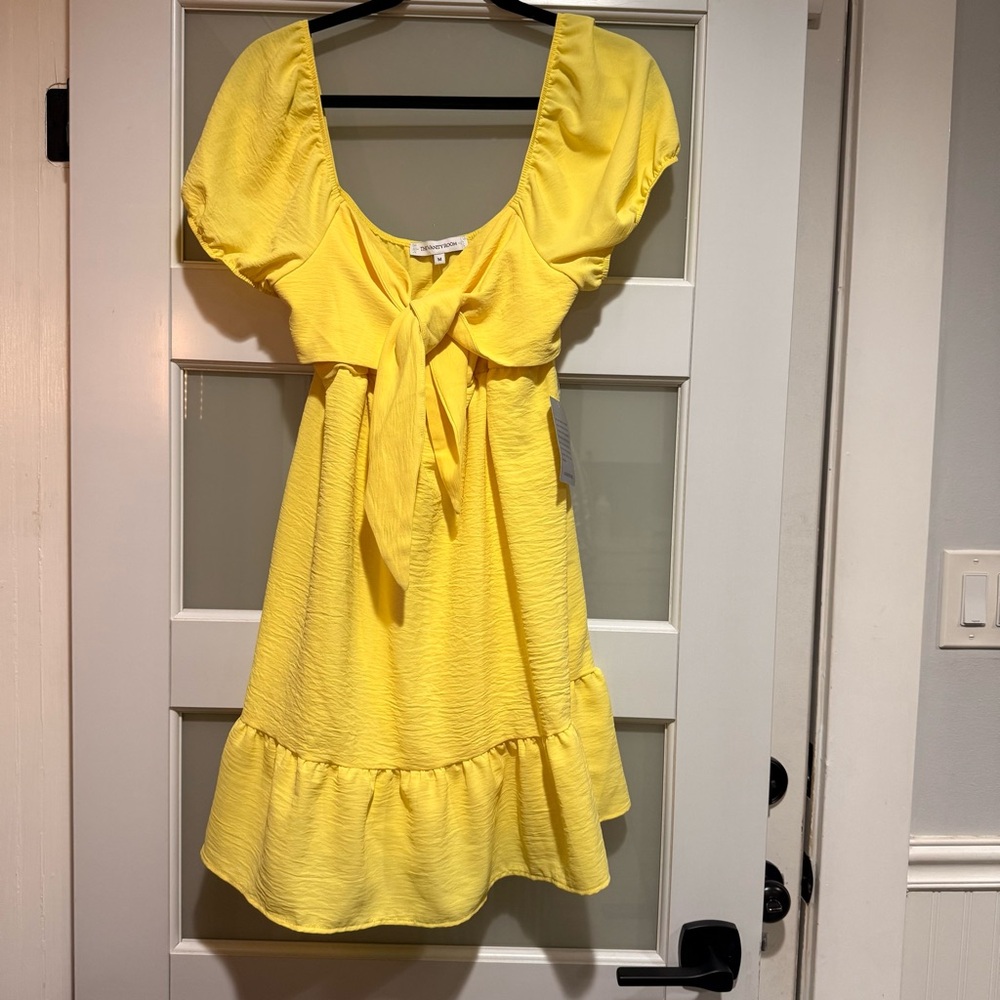 NWT The Vanity Room Nordstrom Yellow Dress Size Mediium